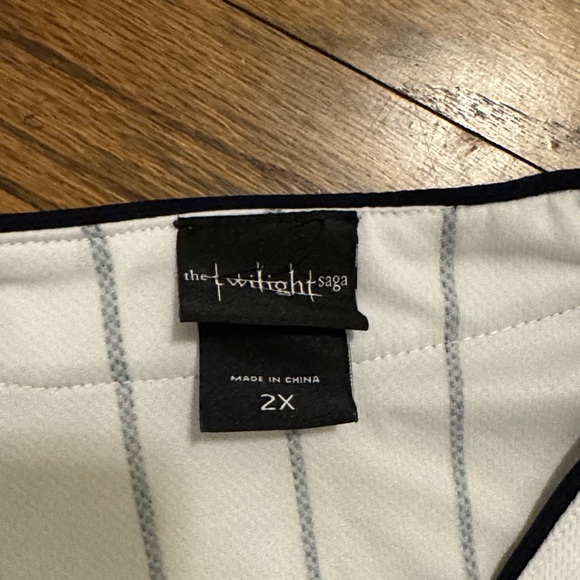 The Twilight Saga Cullen Jersey Button-Up - Picture 2 of 5